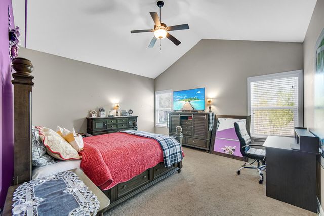 853 E Shakespeare Drive, Valparaiso, IN 46383