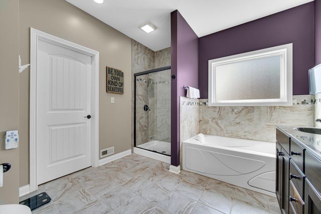 853 E Shakespeare Drive, Valparaiso, IN 46383