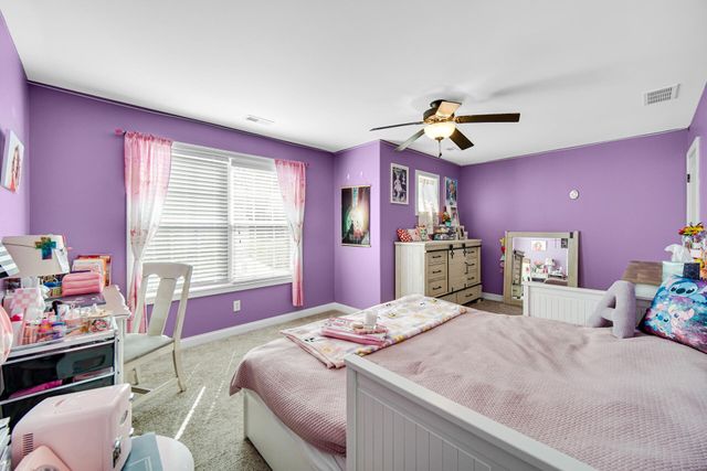 853 E Shakespeare Drive, Valparaiso, IN 46383