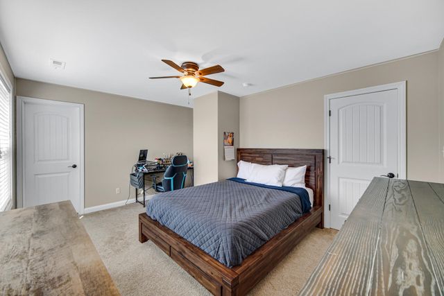 853 E Shakespeare Drive, Valparaiso, IN 46383