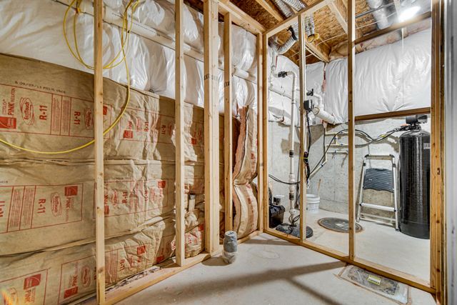 853 E Shakespeare Drive, Valparaiso, IN 46383