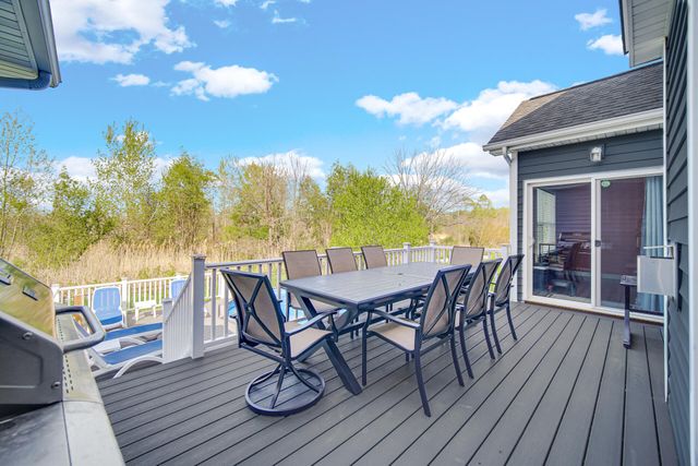 853 E Shakespeare Drive, Valparaiso, IN 46383
