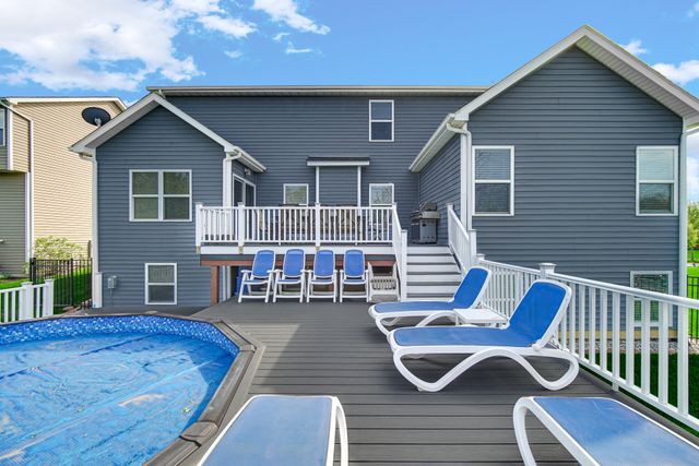 853 E Shakespeare Drive, Valparaiso, IN 46383