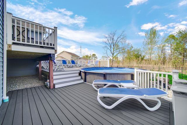 853 E Shakespeare Drive, Valparaiso, IN 46383