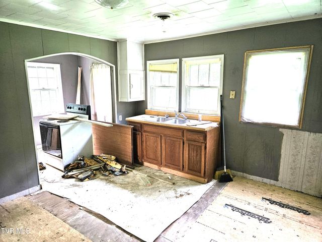 6105 North Highway 66, Rogersville, TN 37857