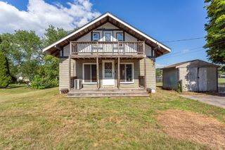 4 Gardner Ave, Attleboro, MA 02703