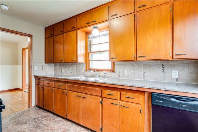 1411 E Ashford Dr., Park City, KS 67219