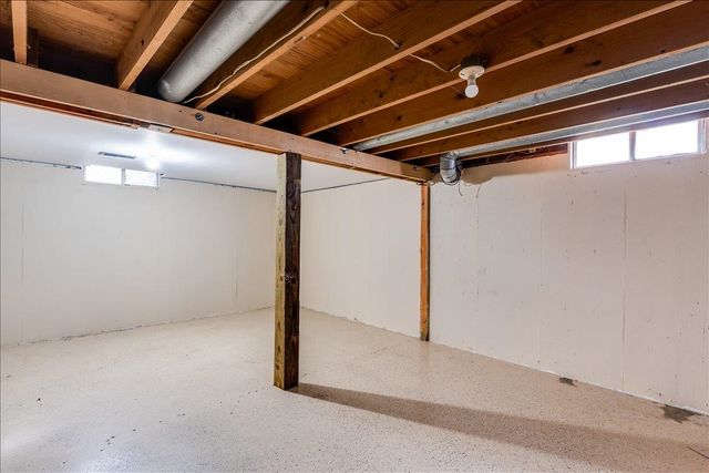 1411 E Ashford Dr., Park City, KS 67219