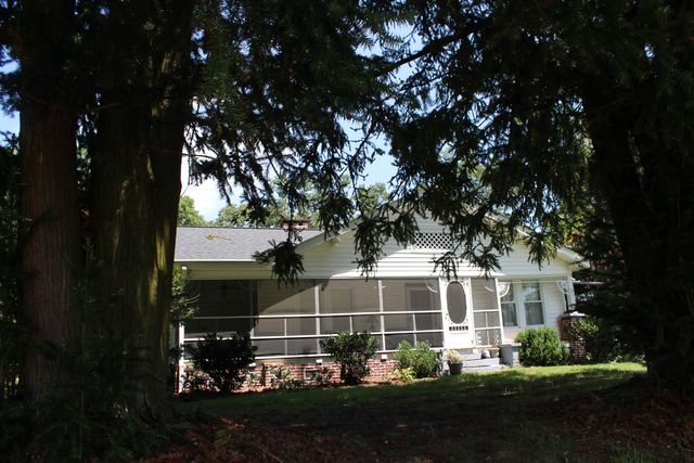 675 Old Mill Road, Campobello, SC 29322