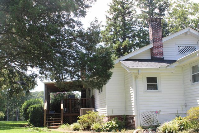 675 Old Mill Road, Campobello, SC 29322