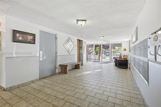 2061 NW 47th Terrace 402, Lauderhill, FL 33313