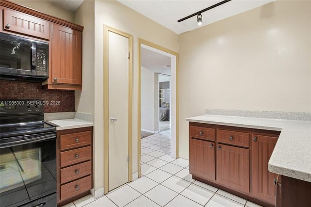 2061 NW 47th Terrace 402, Lauderhill, FL 33313