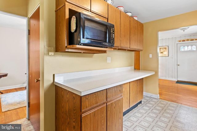 1107 ENTERLINE RD, Harrisburg, PA 17110