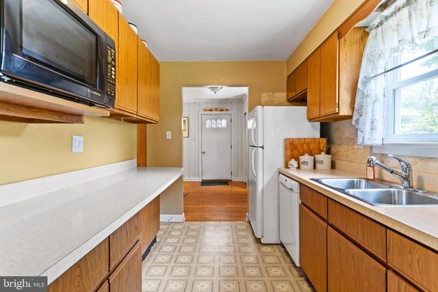 1107 ENTERLINE RD, Harrisburg, PA 17110