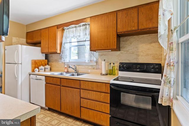 1107 ENTERLINE RD, Harrisburg, PA 17110