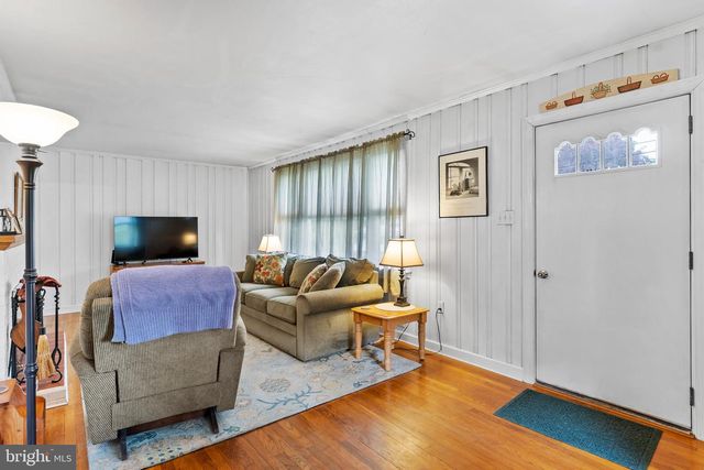 1107 ENTERLINE RD, Harrisburg, PA 17110