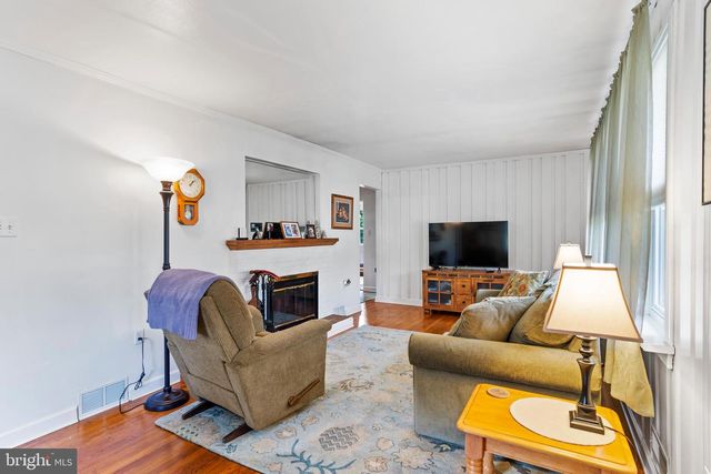 1107 ENTERLINE RD, Harrisburg, PA 17110