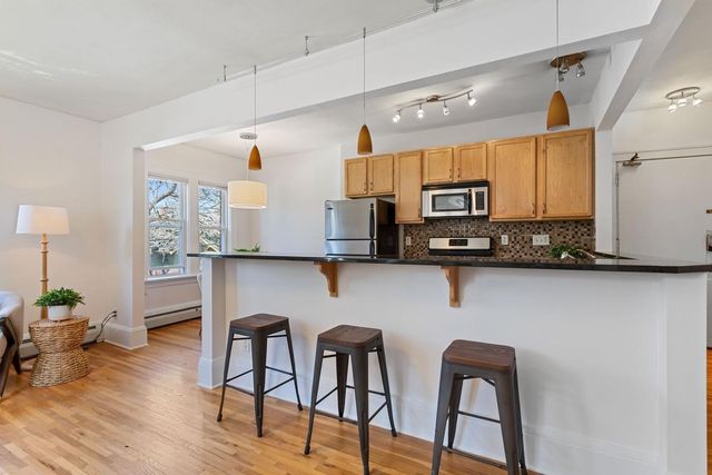 3520 Emerson Avenue S 205, Minneapolis, MN 55408