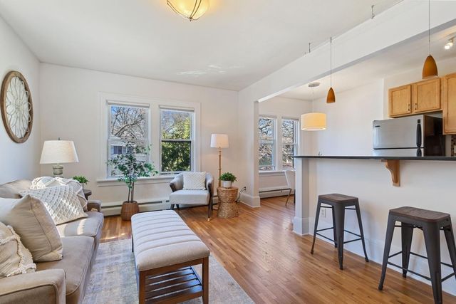 3520 Emerson Avenue S 205, Minneapolis, MN 55408