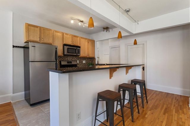 3520 Emerson Avenue S 205, Minneapolis, MN 55408