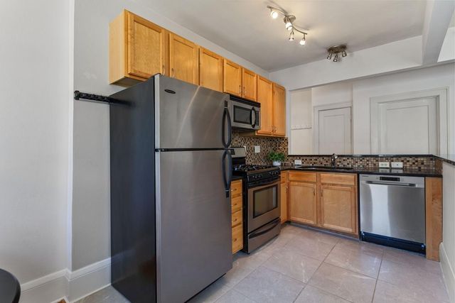 3520 Emerson Avenue S 205, Minneapolis, MN 55408