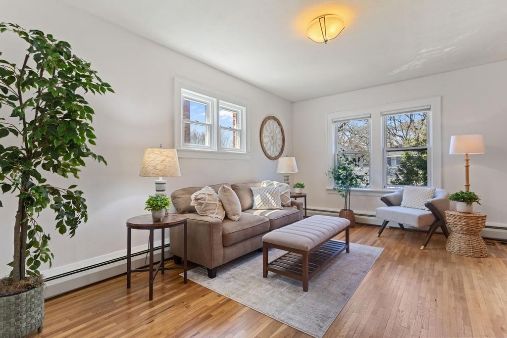 3520 Emerson Avenue S 205, Minneapolis, MN 55408