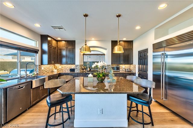 9758 Hawk Crest Street, Las Vegas, NV 89141