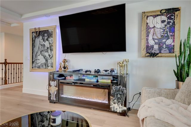 9758 Hawk Crest Street, Las Vegas, NV 89141
