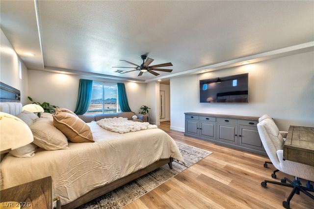 9758 Hawk Crest Street, Las Vegas, NV 89141