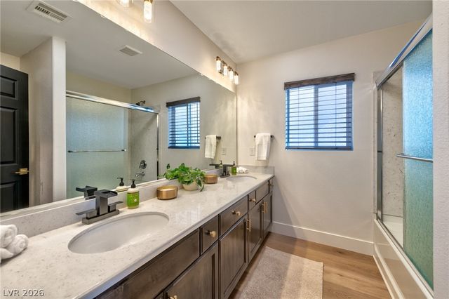 9758 Hawk Crest Street, Las Vegas, NV 89141