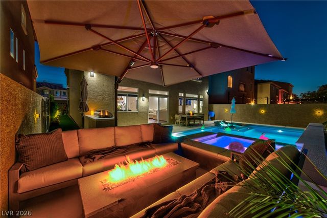 9758 Hawk Crest Street, Las Vegas, NV 89141