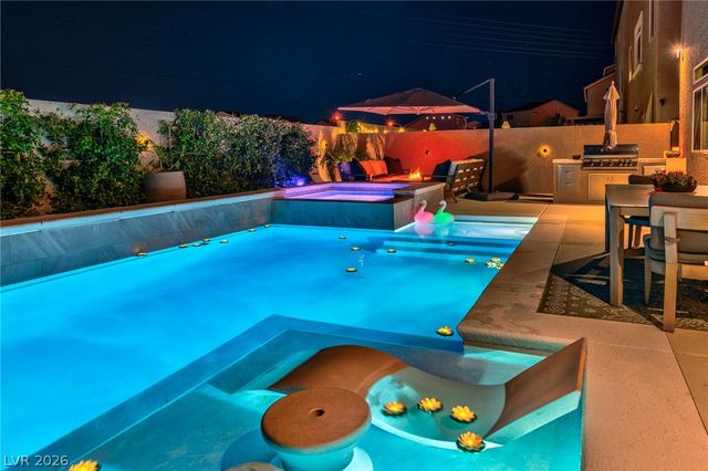 9758 Hawk Crest Street, Las Vegas, NV 89141