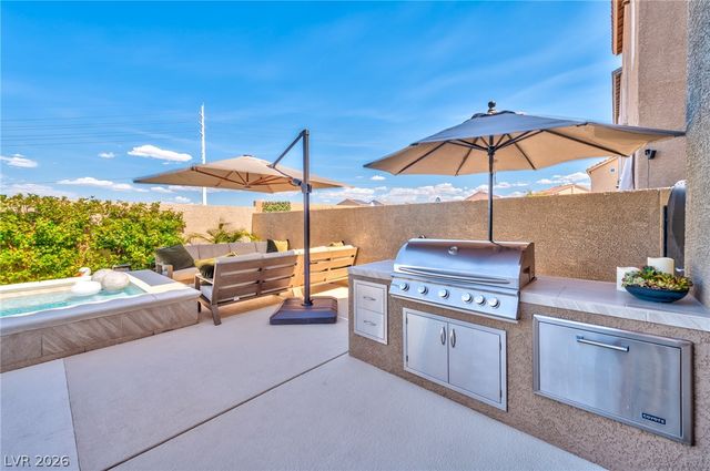 9758 Hawk Crest Street, Las Vegas, NV 89141