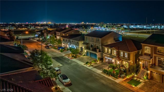 9758 Hawk Crest Street, Las Vegas, NV 89141