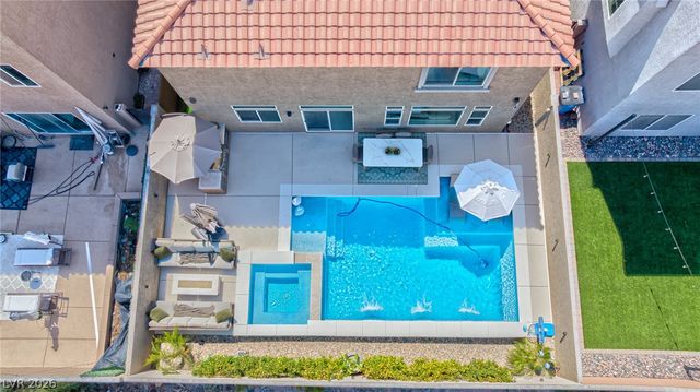 9758 Hawk Crest Street, Las Vegas, NV 89141