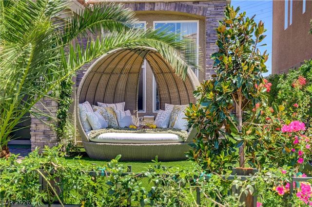9758 Hawk Crest Street, Las Vegas, NV 89141