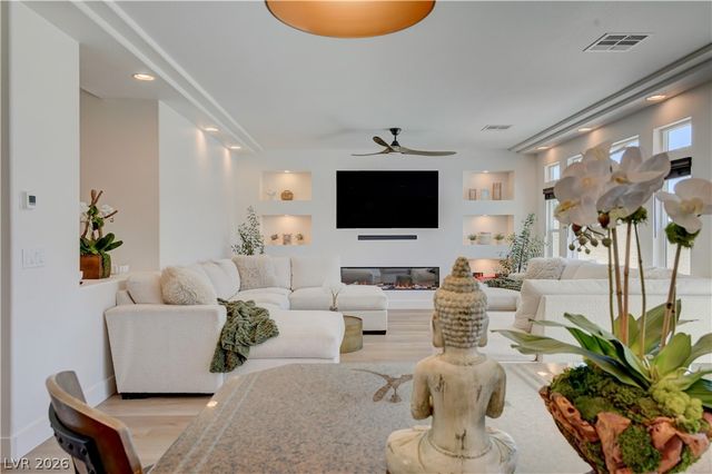 9758 Hawk Crest Street, Las Vegas, NV 89141
