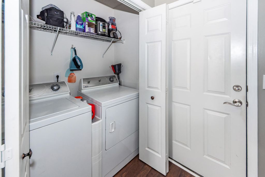 Image 15 of property listing at 5024 Thornton Drive, Summerville, SC 29485