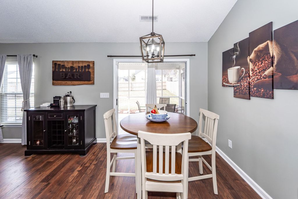 Image 17 of property listing at 5024 Thornton Drive, Summerville, SC 29485