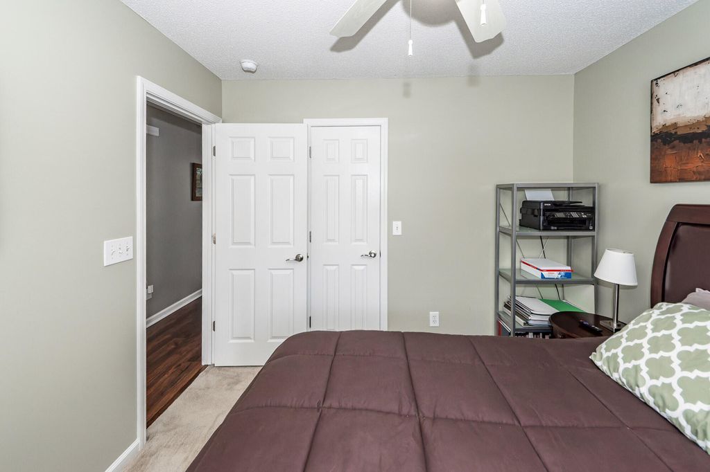 Image 19 of property listing at 5024 Thornton Drive, Summerville, SC 29485