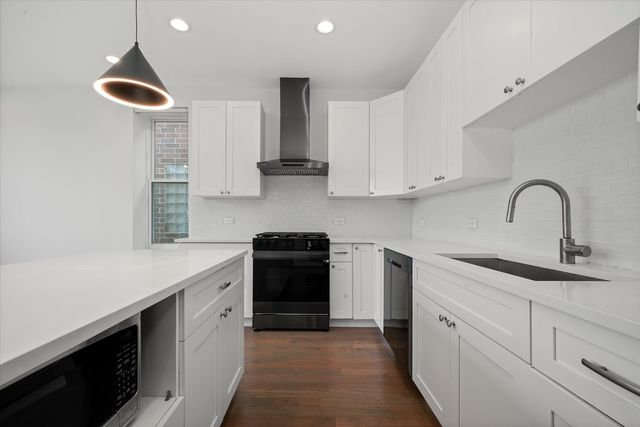 3415 N Bosworth Avenue 3, Chicago, IL 60657