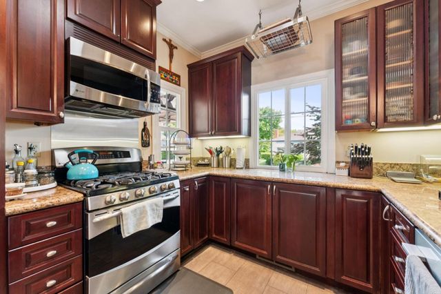 39 Humboldt Road, Burlingame, CA 94010