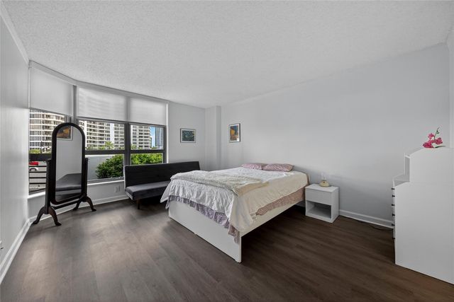 3530 Mystic Pointe Drive 512, Aventura, FL 33180