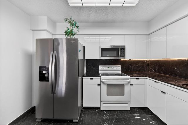 3530 Mystic Pointe Drive 512, Aventura, FL 33180