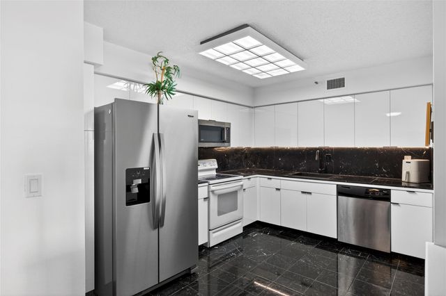 3530 Mystic Pointe Drive 512, Aventura, FL 33180