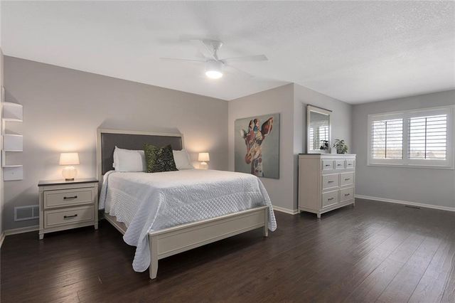 6180 N Nevada Avenue, Parkville, MO 64152