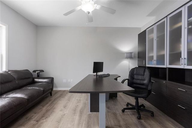 6180 N Nevada Avenue, Parkville, MO 64152