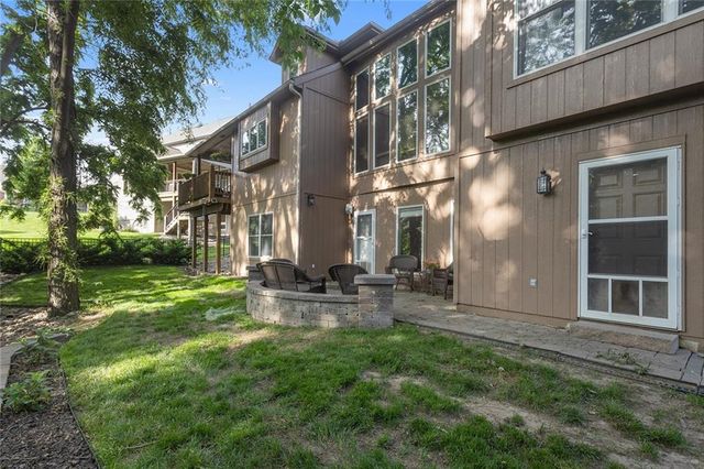 6180 N Nevada Avenue, Parkville, MO 64152