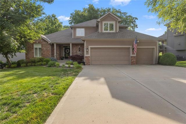 6180 N Nevada Avenue, Parkville, MO 64152