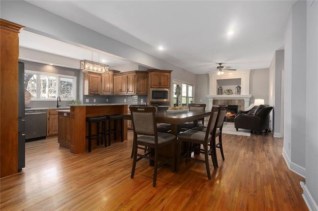 6180 N Nevada Avenue, Parkville, MO 64152